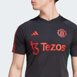 Picture of MANCHESTER UNITED TIRO 23 ADULT TRAINING JERSEY  L Black/red