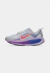 Image de W NIKE VOMERO 18  9US - 40 1/2 Blanc/mauve