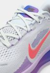 Image de W NIKE VOMERO 18  9US - 40 1/2 Blanc/mauve