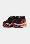 Image de NIKE VOMERO 18 - M  11US - 45 Noir/rouge