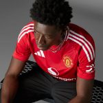 Image de MAILLOT DOMICILE MANCHESTER UNITED 24/25  S Rouge