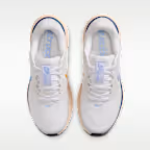 Image de W NIKE STRUCTURE 26  9.5US - 41 Blanc