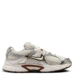 Image de W NIKE V5 RNR  8.5US - 40 Blanc/brun