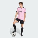 Image de SHORT EXTÉRIEUR JUVENTUS 26/27 ADULTE  L Noir/rose