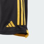 Image de SHORT DOMICILE JUVENTUS 23/24 JUNIOR  176 (15-16A) Noir/jaune
